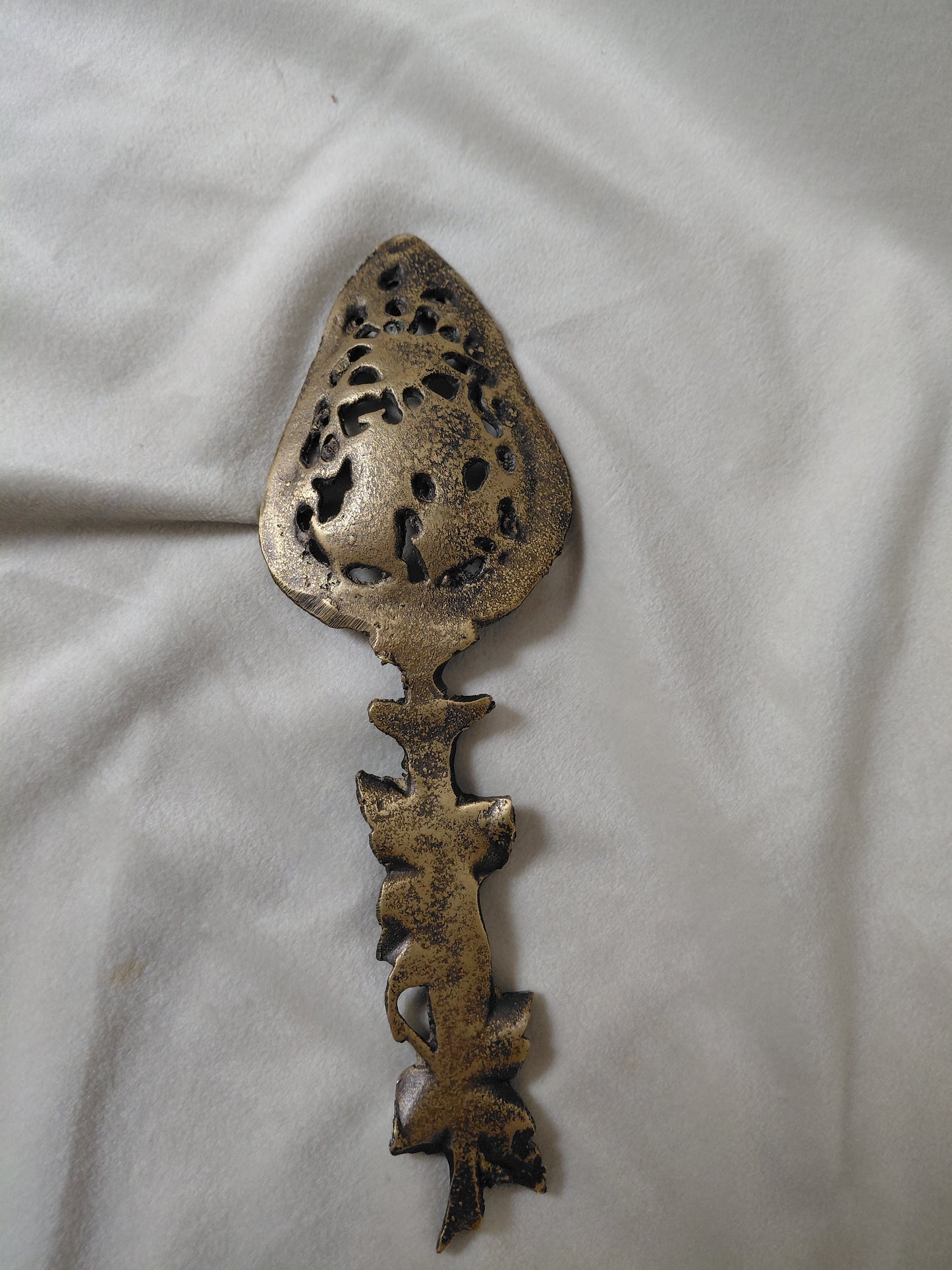 Vintage ítölsk stór köku / pie brass skeið (St. George and the Dragon), Ítalía