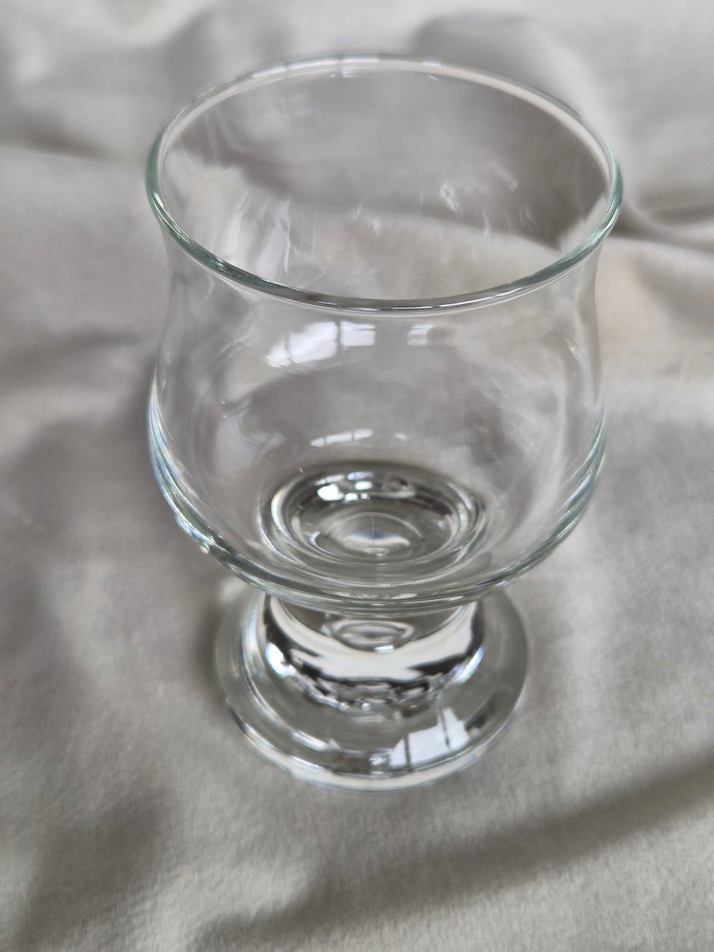 Glas "Hunter bubble stem" línan eftir Denise Larcombe, Crown Corning