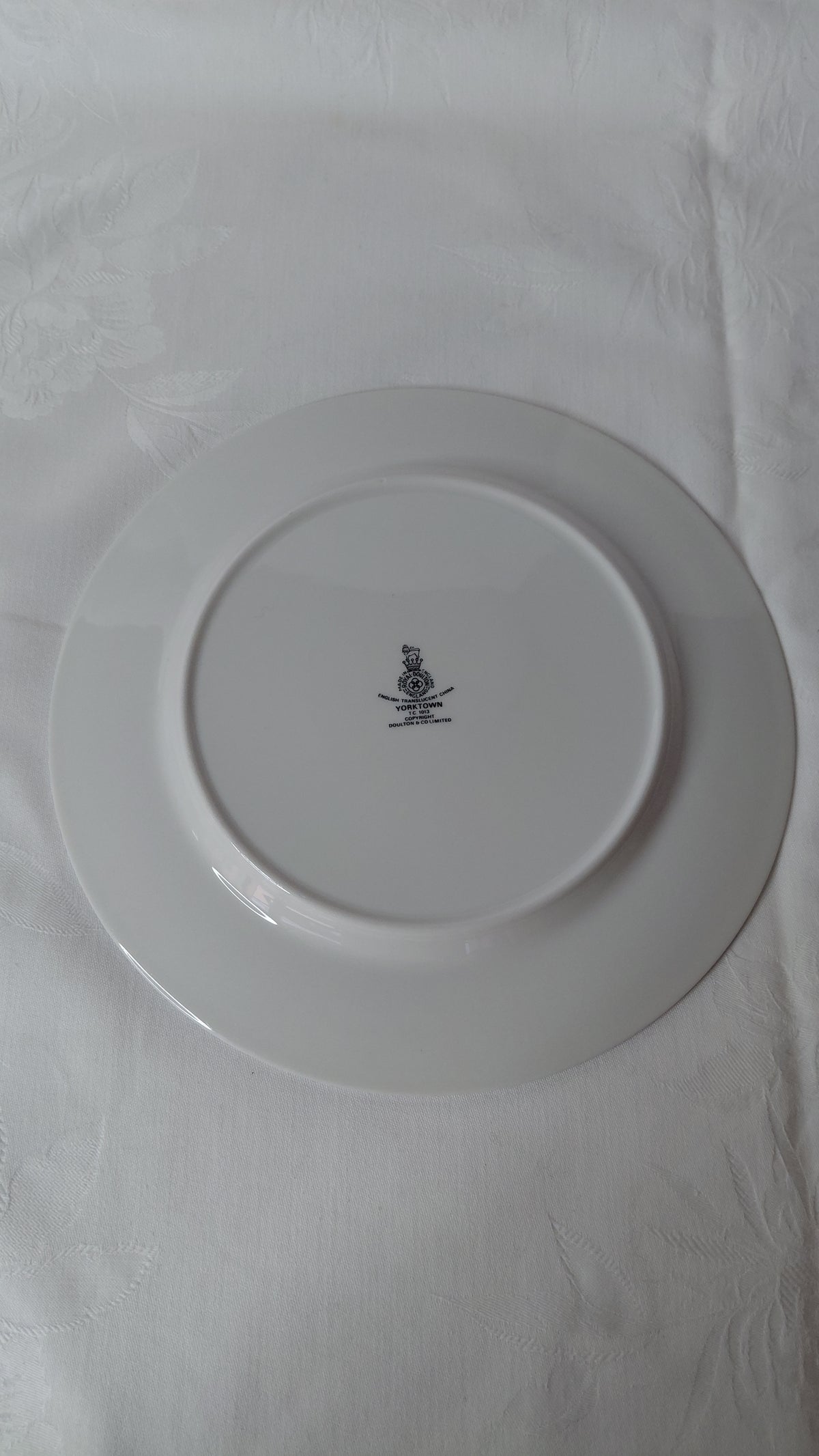 Matardiskar "Yorktown" munstur Ø23 cm, seljast stakir, Royal Doulton