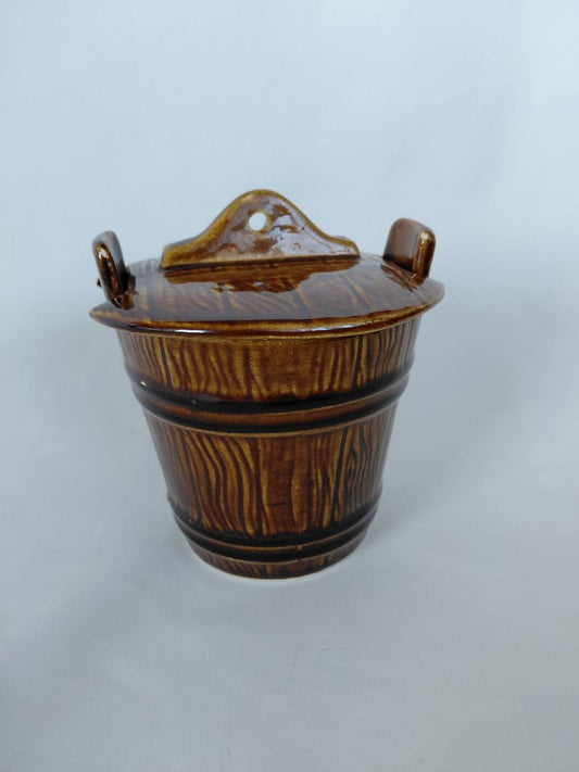 Clay pots (vintage)