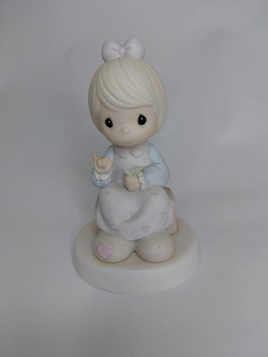 Stytta af stelpu ár 1992 Universal love, Precious Moments