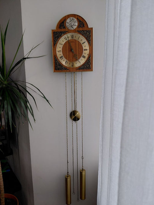 Wall clock, Tempus Fugit