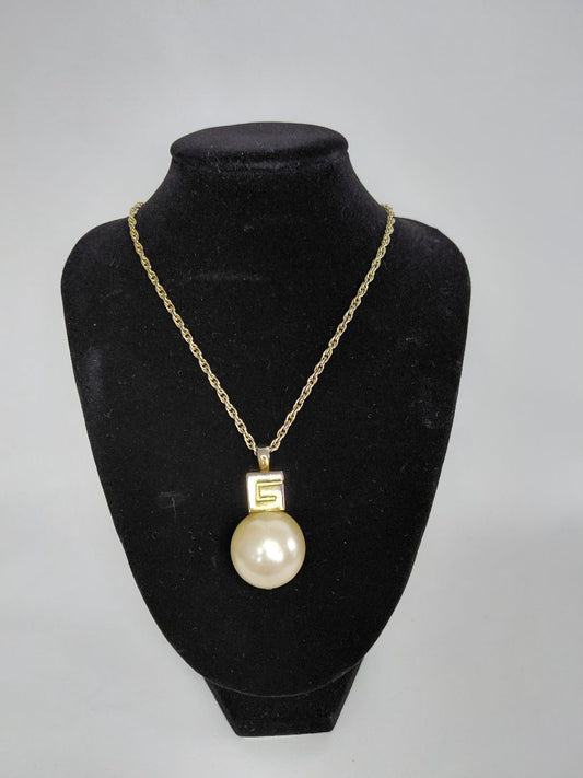 Long necklace