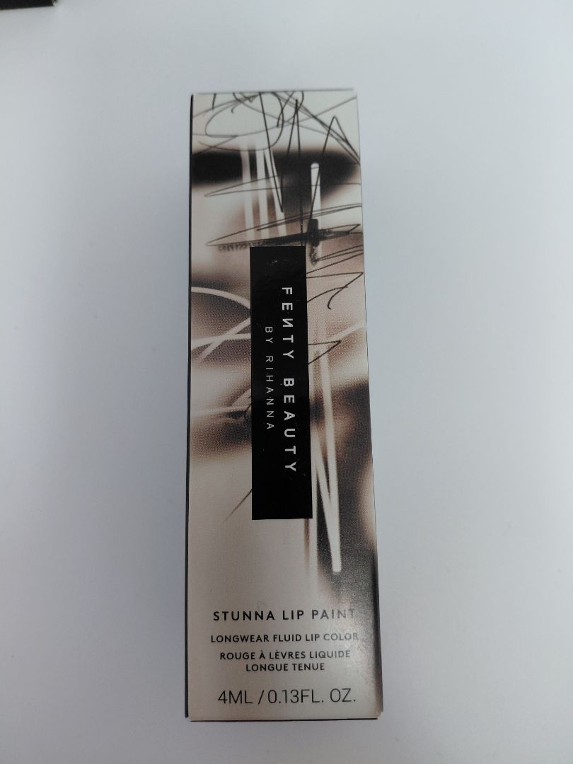 Stunna lip paint litur unlocked, Fenty Beauty by Rihanna