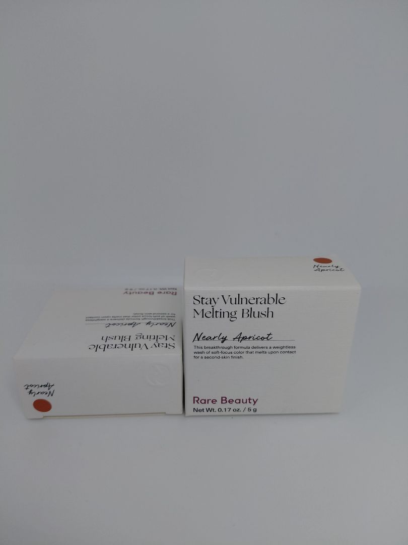 Kinnalitur, Melting blush, Nearly Apricot, Rare Beauty