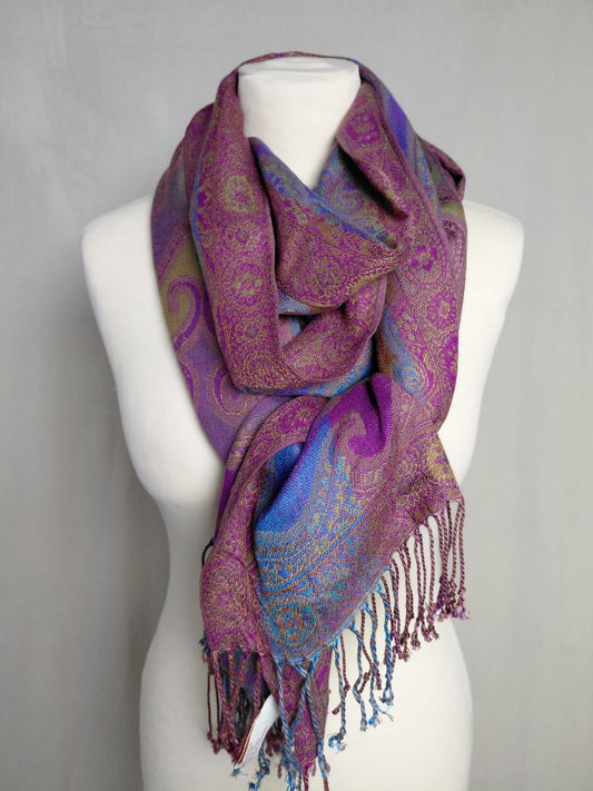 Slæða / sjal, Collection Eighteen