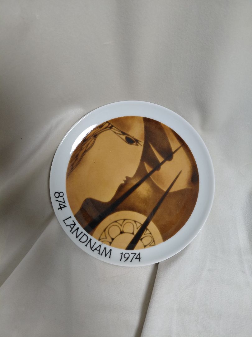 Landnámsplatti (8204), Bing & Gröndahl