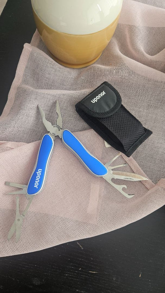 Multi-purpose pocket knife with case, Uponor
