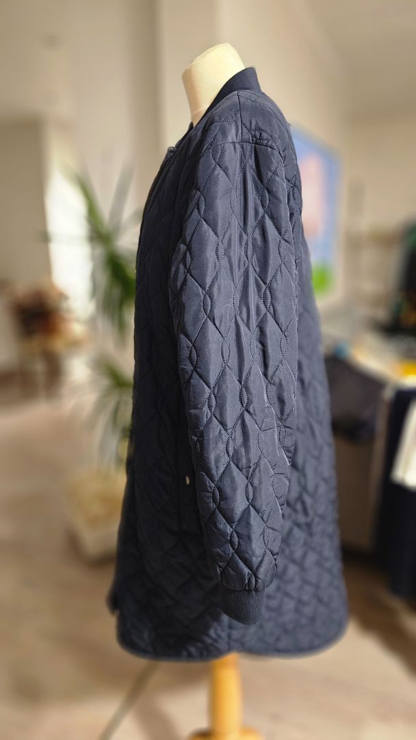 Dökkblá létt síð úlpa*, EUR 44, Kaffe