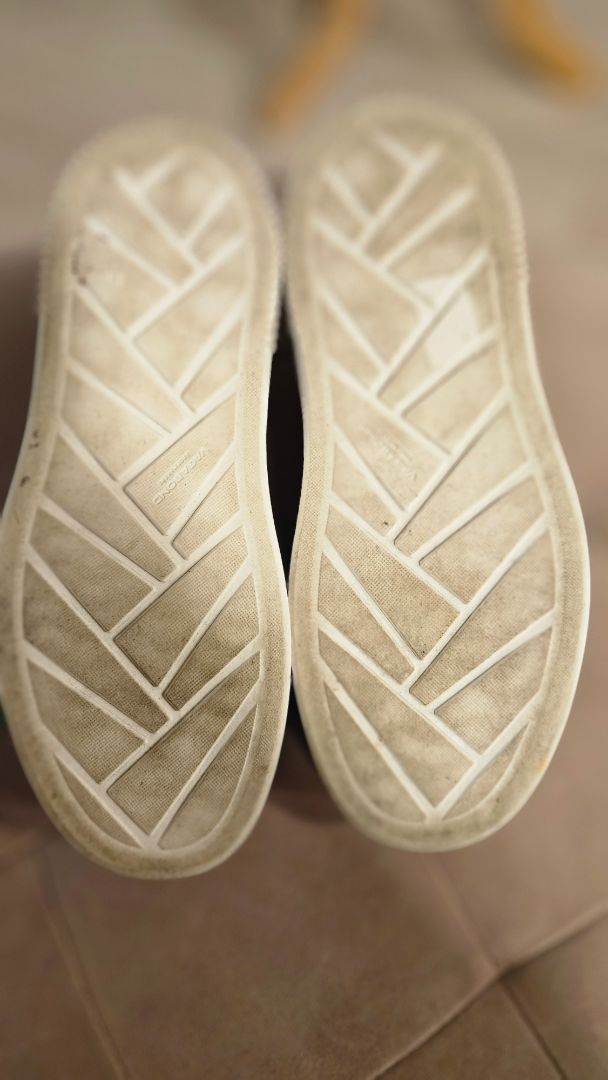 Svartir uppháir strigaskór, EUR 39