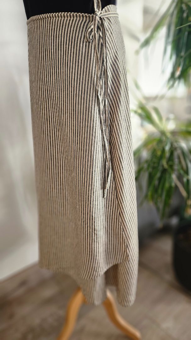 Wrapped linen skirt, M, Lindex
