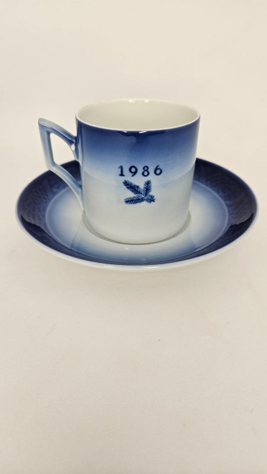 Cup &amp; saucer 1986 (collector's item), Royal Copenhagen