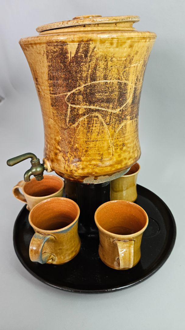 Jug with screw-on spout and 5 cups (Vintage 1975), Mrs. Hedi Guðmundsdóttir