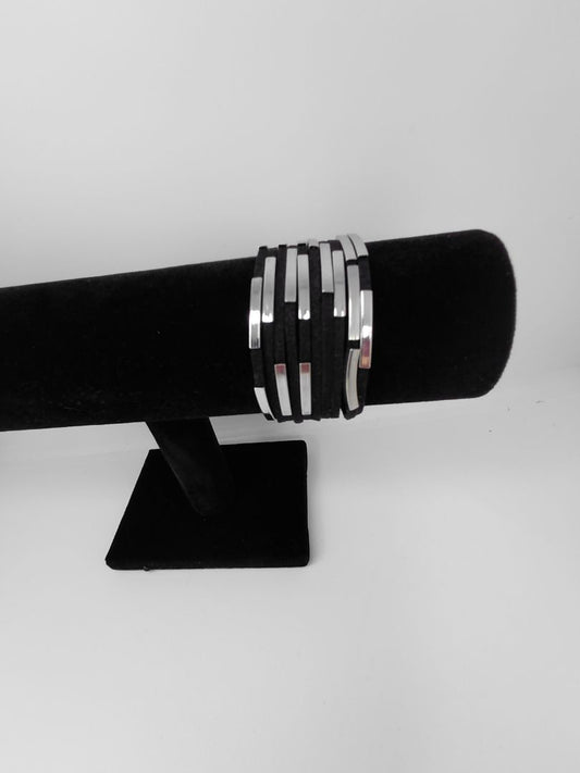 Leather bracelet with iron decoration