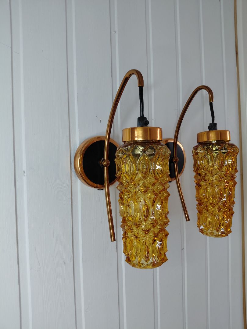 Vintage wall light (1970)