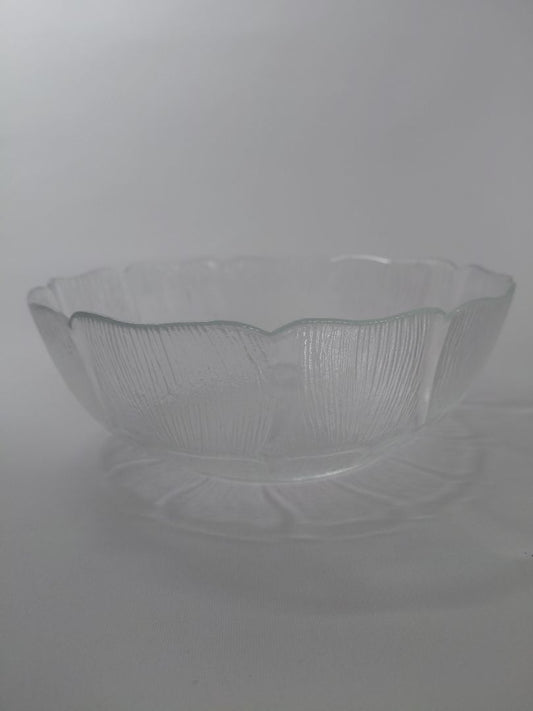 Vintage bowl (Ø17.5 cm) 1970s France Fleur line, Arcoroc