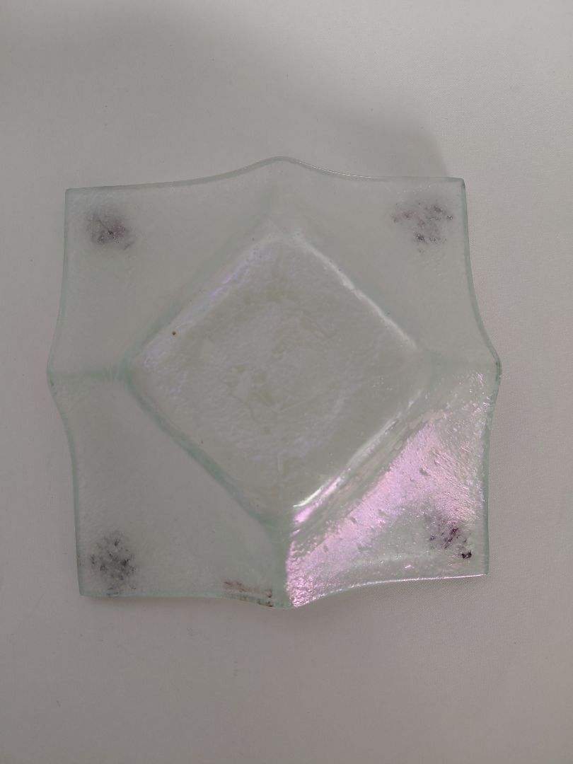 Glass bowl, Biddy