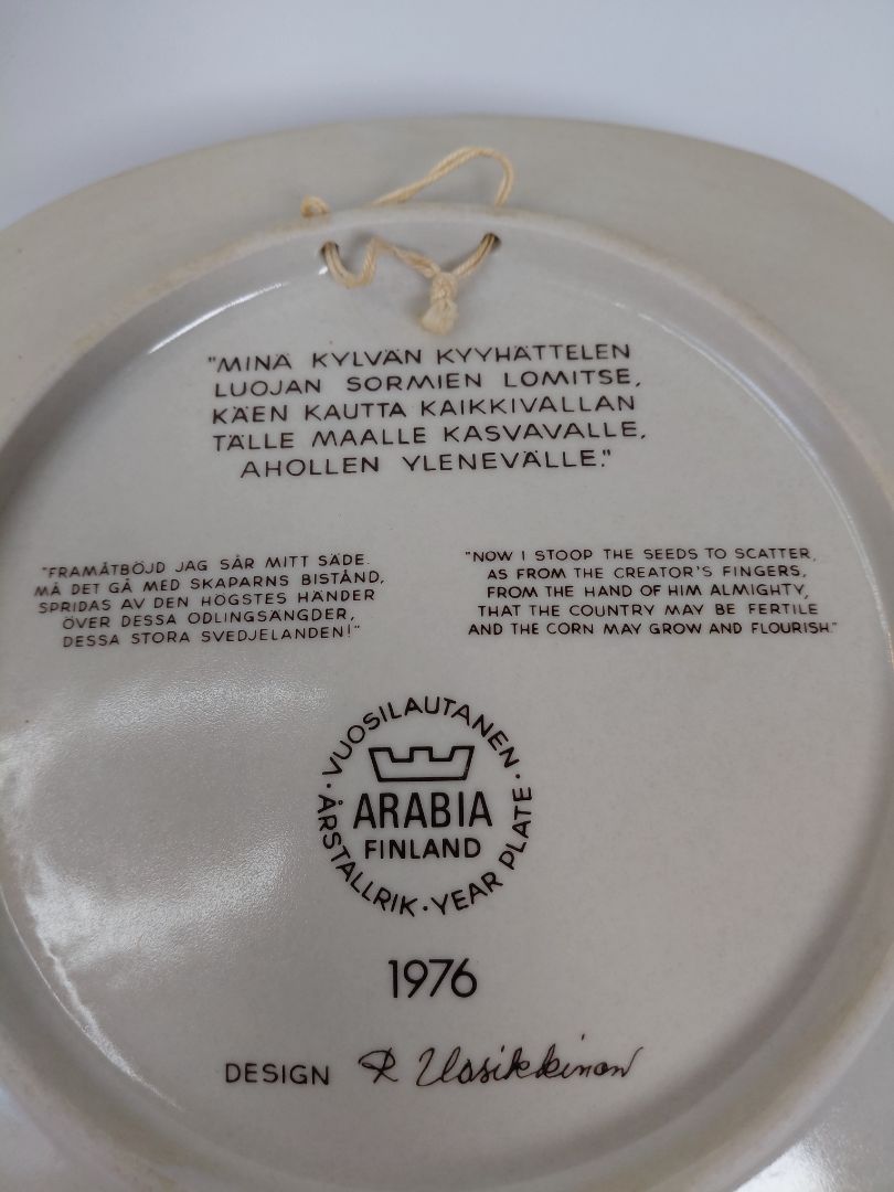 Vintage (1976) veggplatti úr Kalevala línunni, Arabia Finland