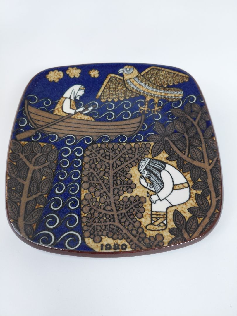 Vintage (1980) veggplatti úr Kalevala línunni, Arabia Finland