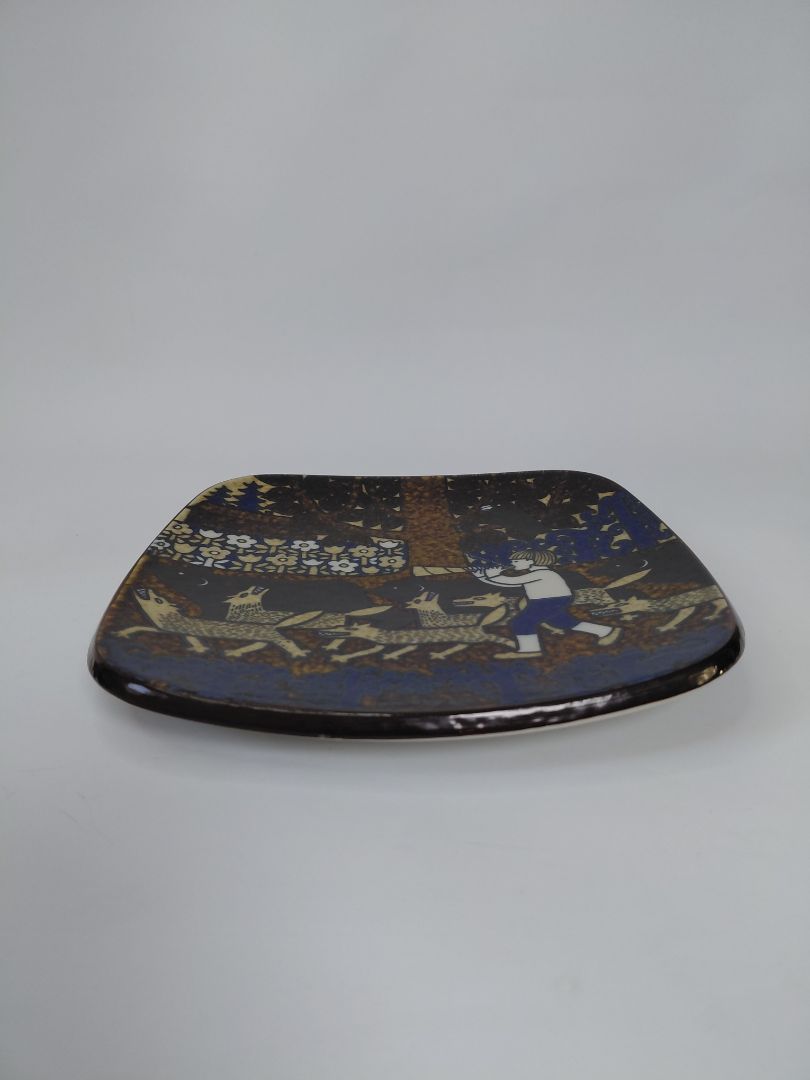 Vintage (1979) veggplatti úr Kalevala línunni, Arabia Finland