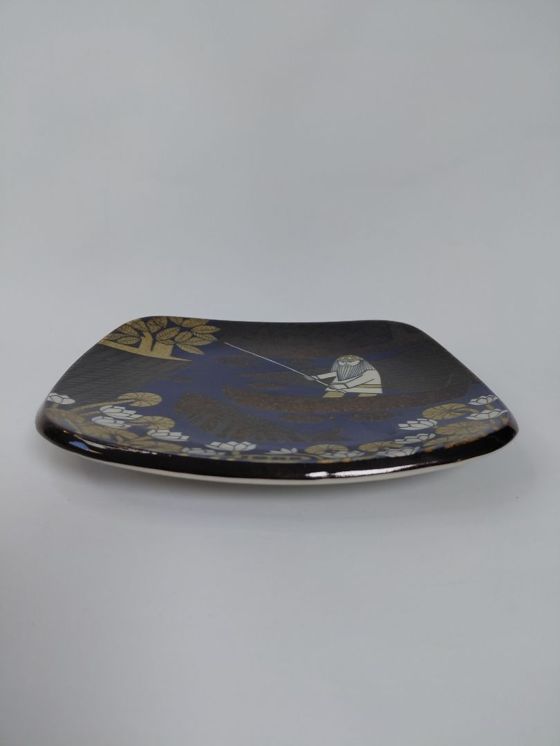 Vintage (1985) wall plate from the Kalevala line, Arabia Finland