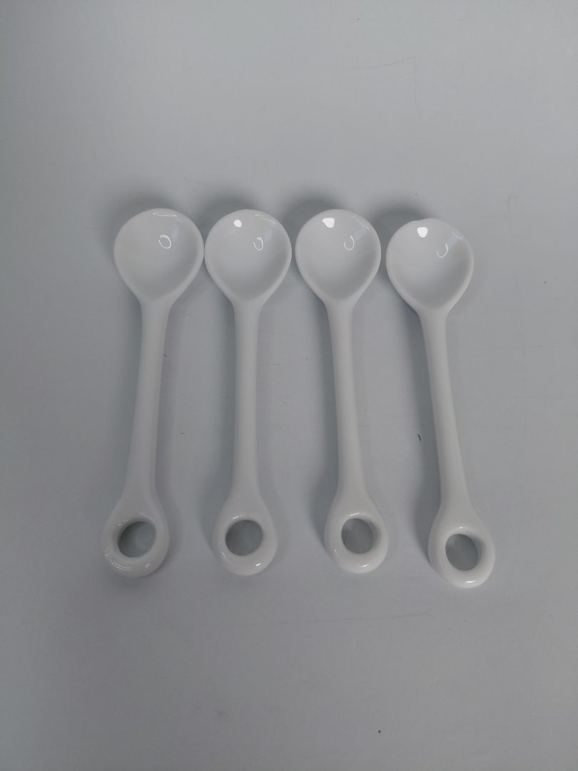 Porcelain teaspoons 4 pcs