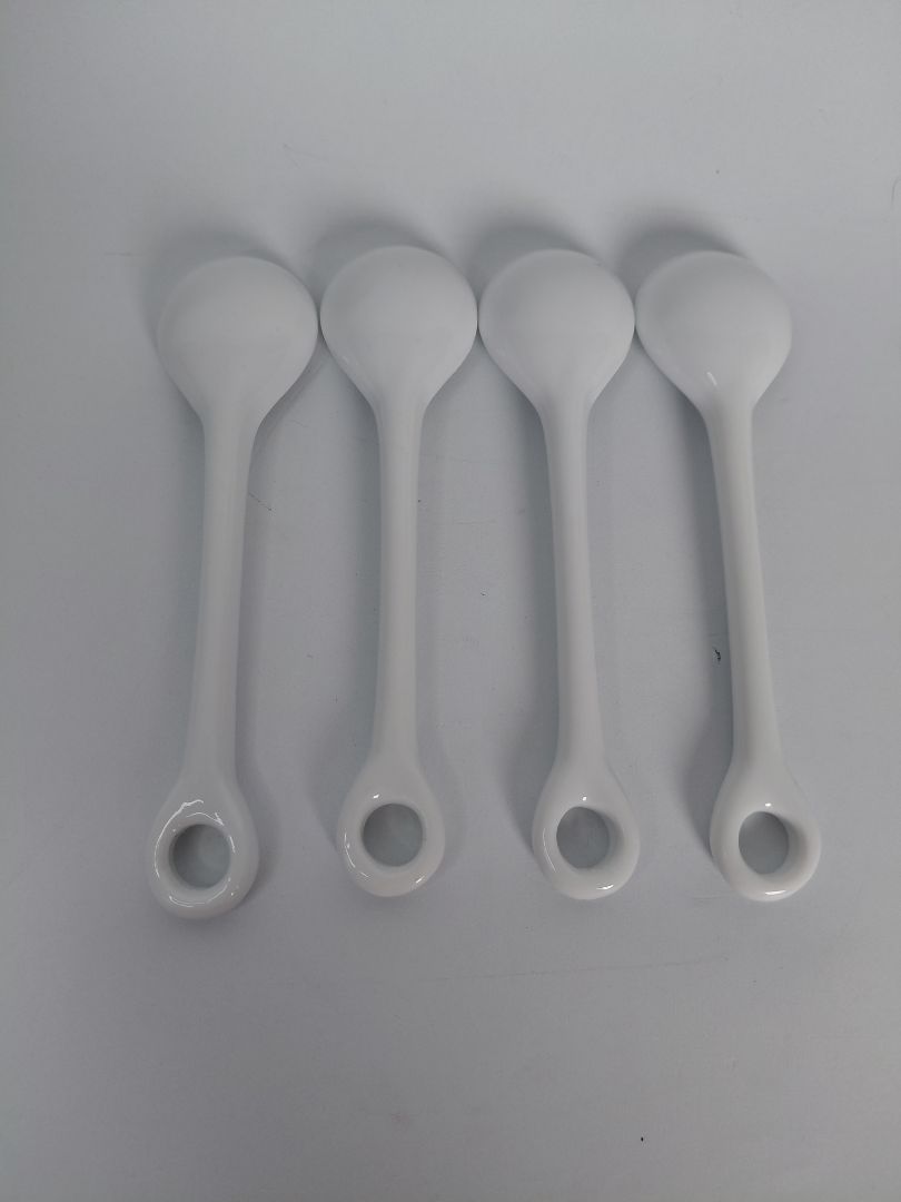Porcelain teaspoons 4 pcs