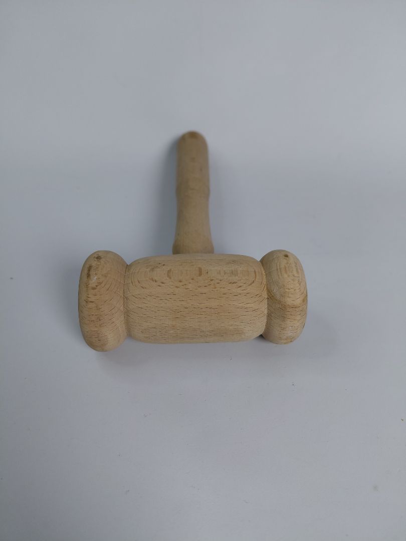 Lightweight wooden buff hammer