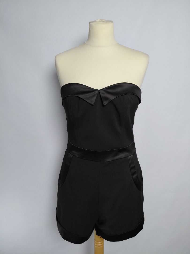 Stuttbuxna samfestingur (tux style), EUR 38, Asos