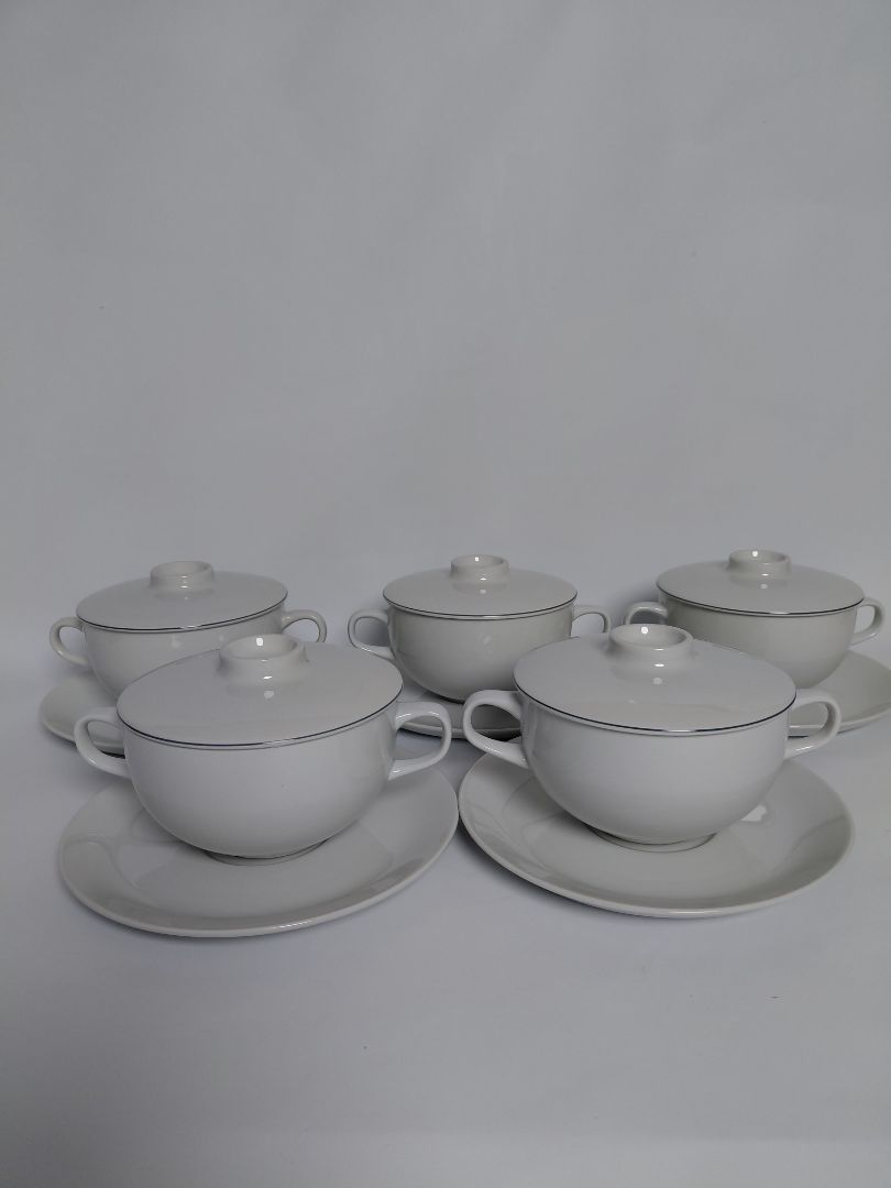 Blåkant soup bowl with lid and saucer (1965), Royal Copenhagen Grethe Meyer