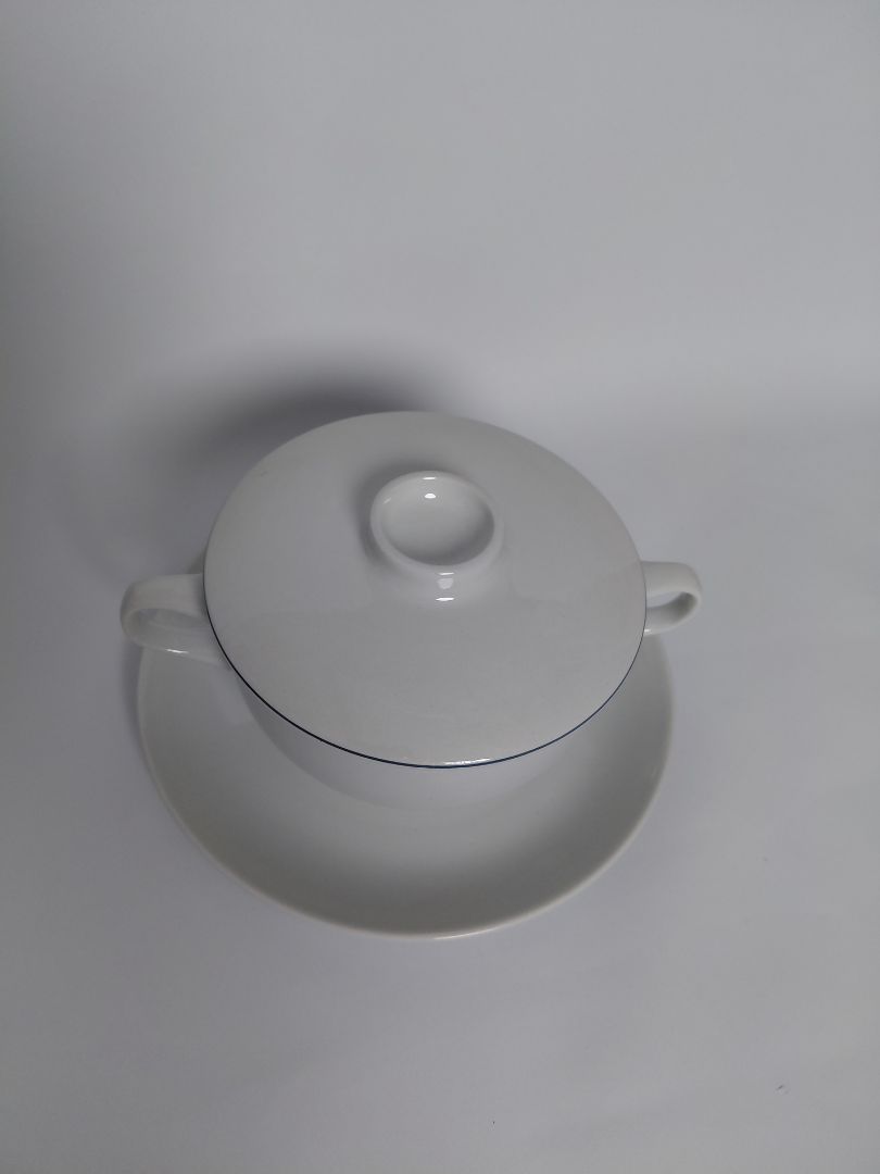 Blåkant soup bowl with lid and saucer (1965), Royal Copenhagen Grethe Meyer