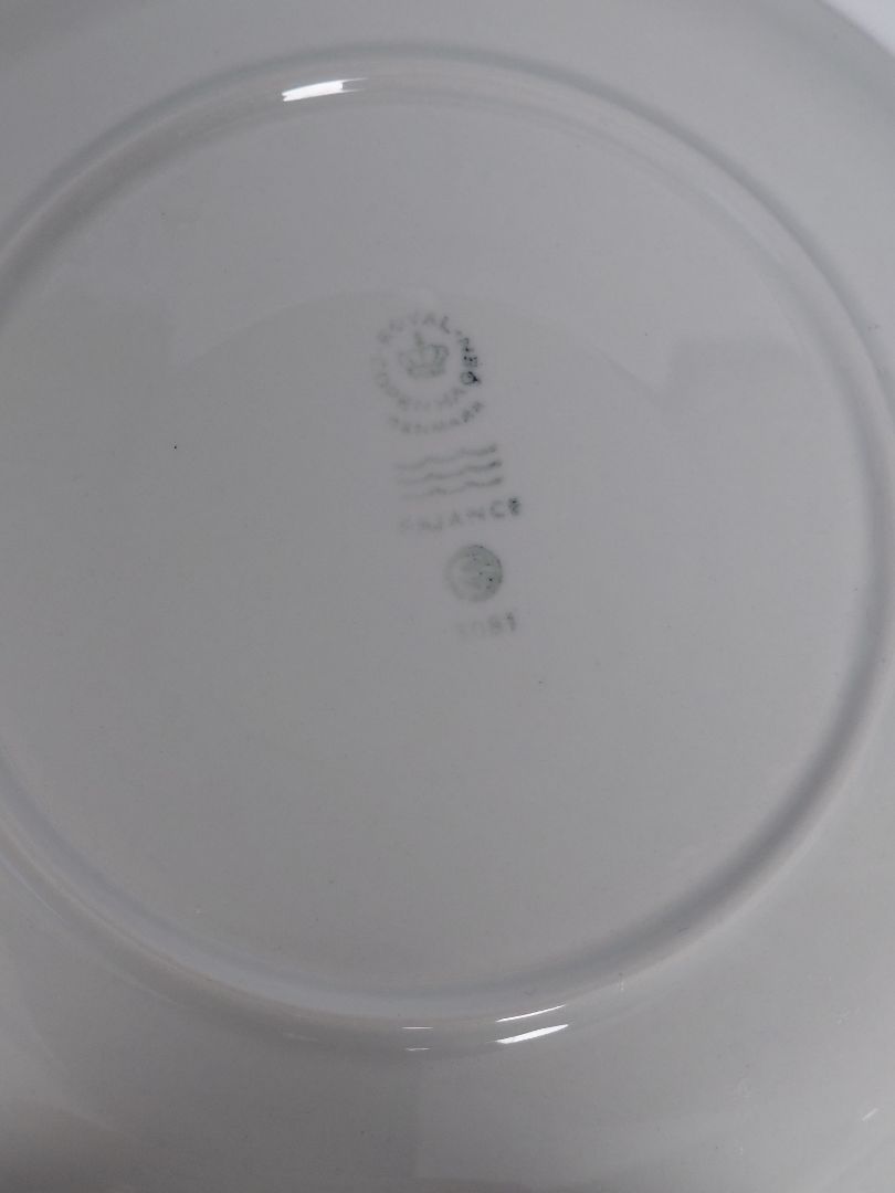 Blåkant soup bowl with lid and saucer (1965), Royal Copenhagen Grethe Meyer