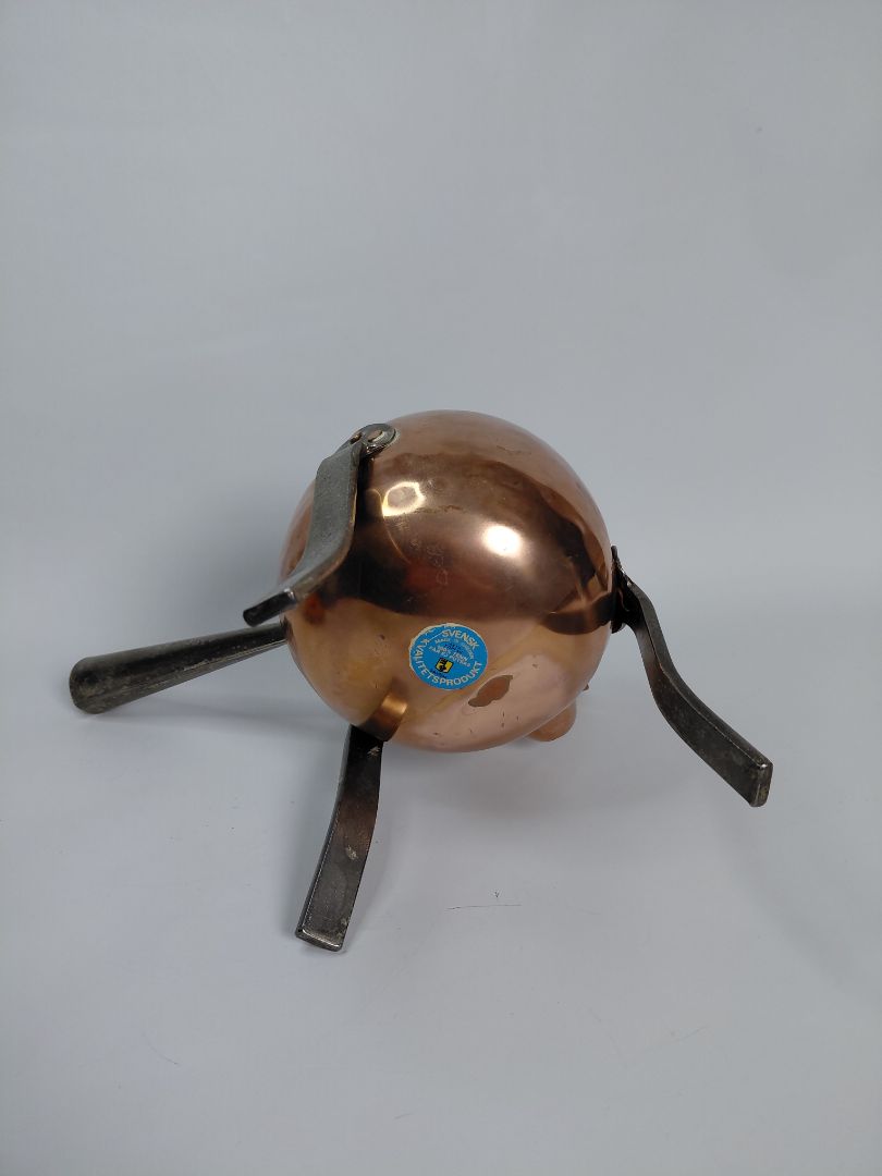 Vintage (1960s) copper tea kettle on a tripod, Smedjan