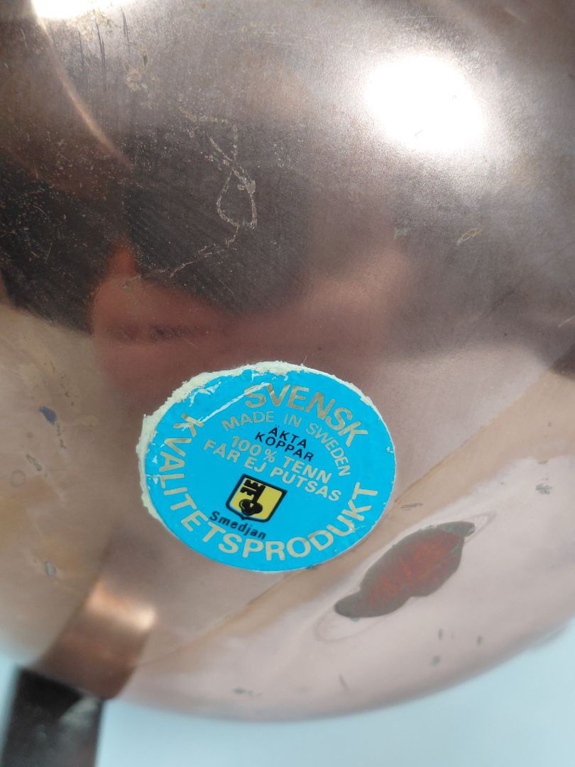 Vintage (1960s) copper tea kettle on a tripod, Smedjan