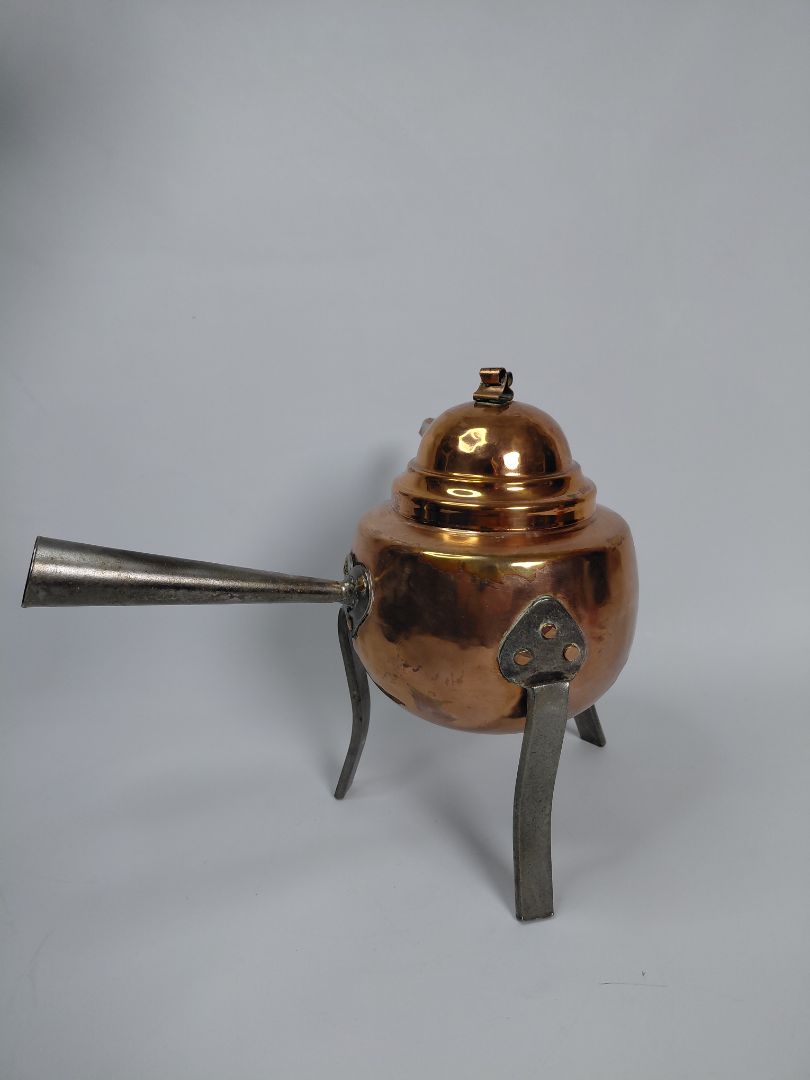 Vintage (1960s) copper tea kettle on a tripod, Smedjan