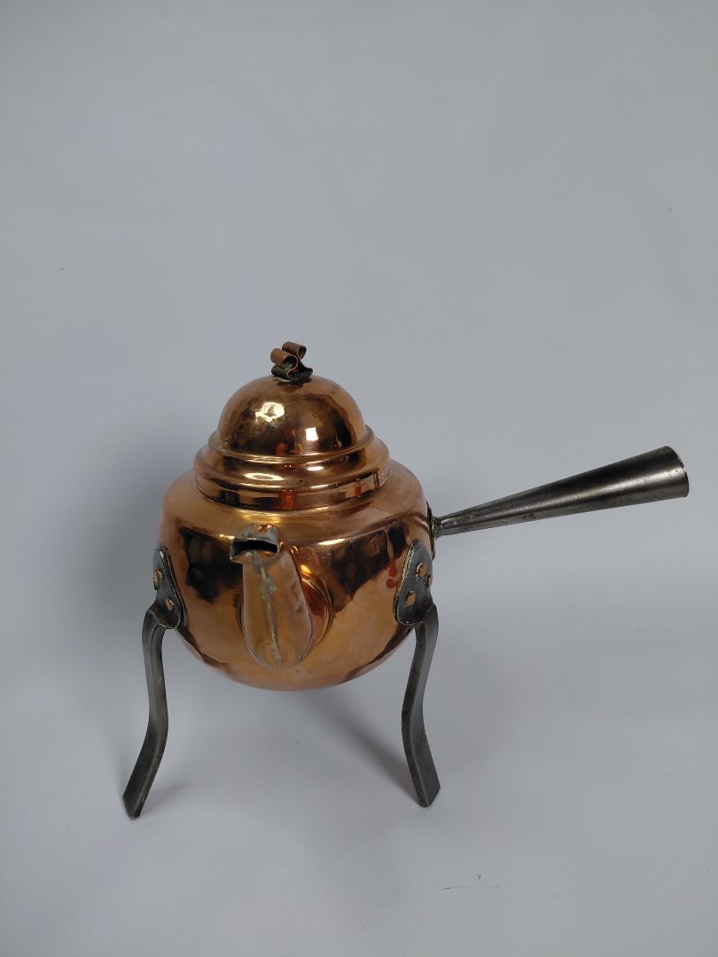 Vintage (1960s) copper tea kettle on a tripod, Smedjan