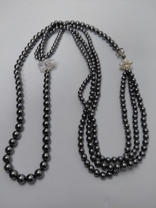 Perluhálsfesti, síð