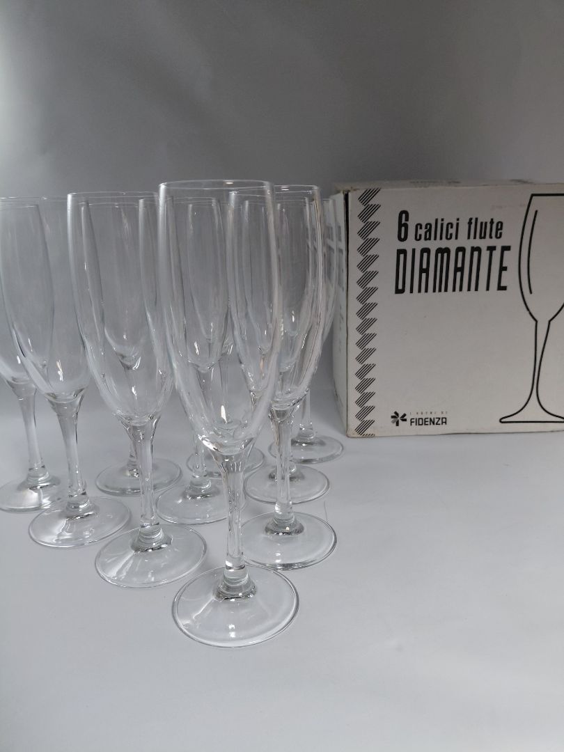 Kampavínsglös á fæti 10 stk (18 cl) Diamante línan, Fidenza Vetraria