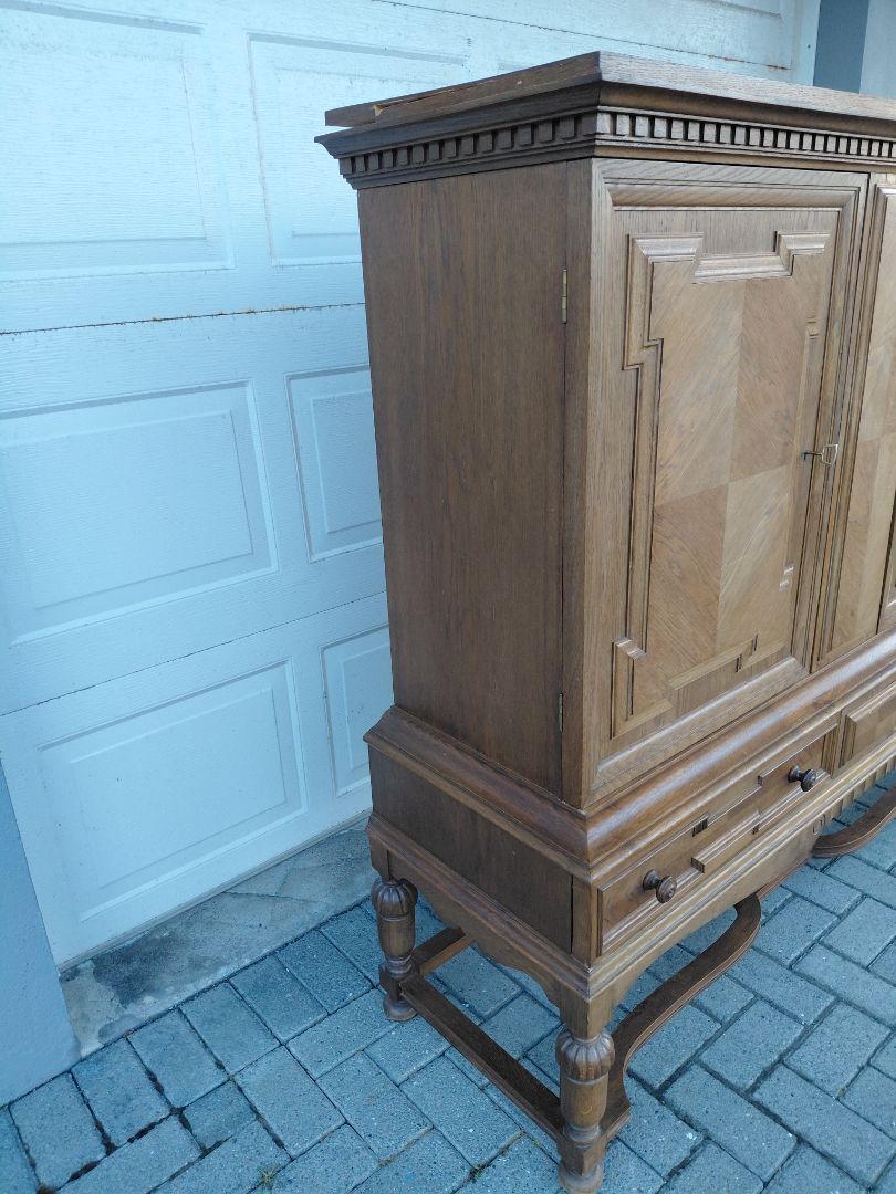 Vintage (1945) Danish cabinet in Jacobsen style with a beautiful history, C. Høybye &amp; son furniture establishment
