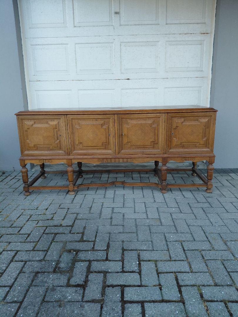 Vintage (1945) Danish sideboard in Jacobsen style with a beautiful history, C. Høybye &amp; son furniture establishment