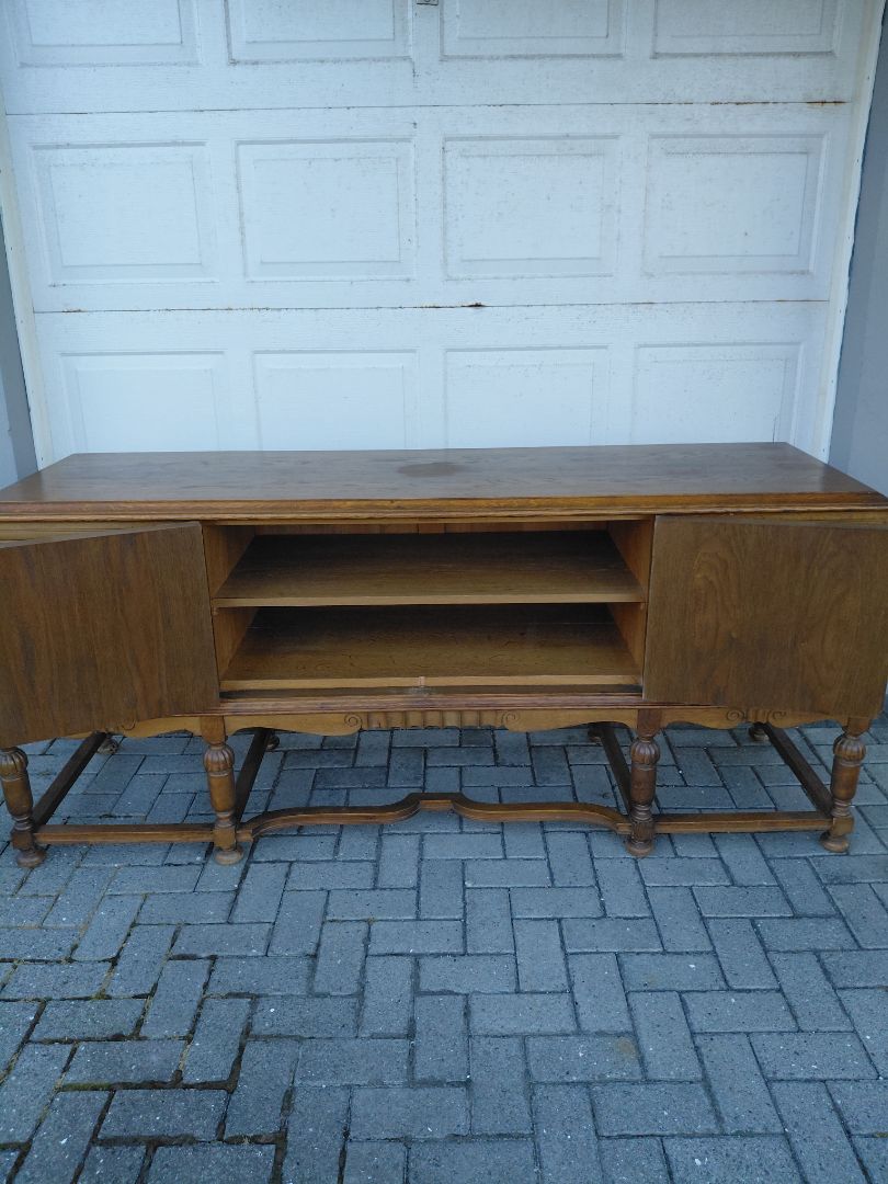 Vintage (1945) Danish sideboard in Jacobsen style with a beautiful history, C. Høybye &amp; son furniture establishment
