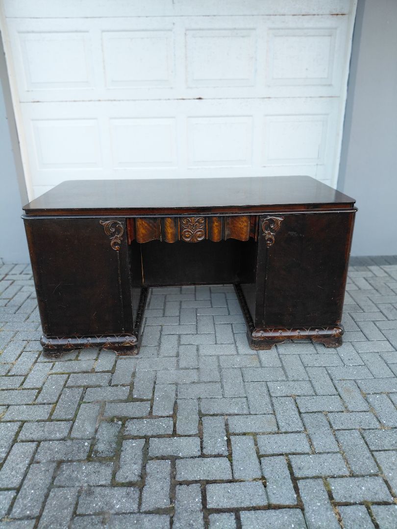 Antique desk (1880-1890) with shelves on the front