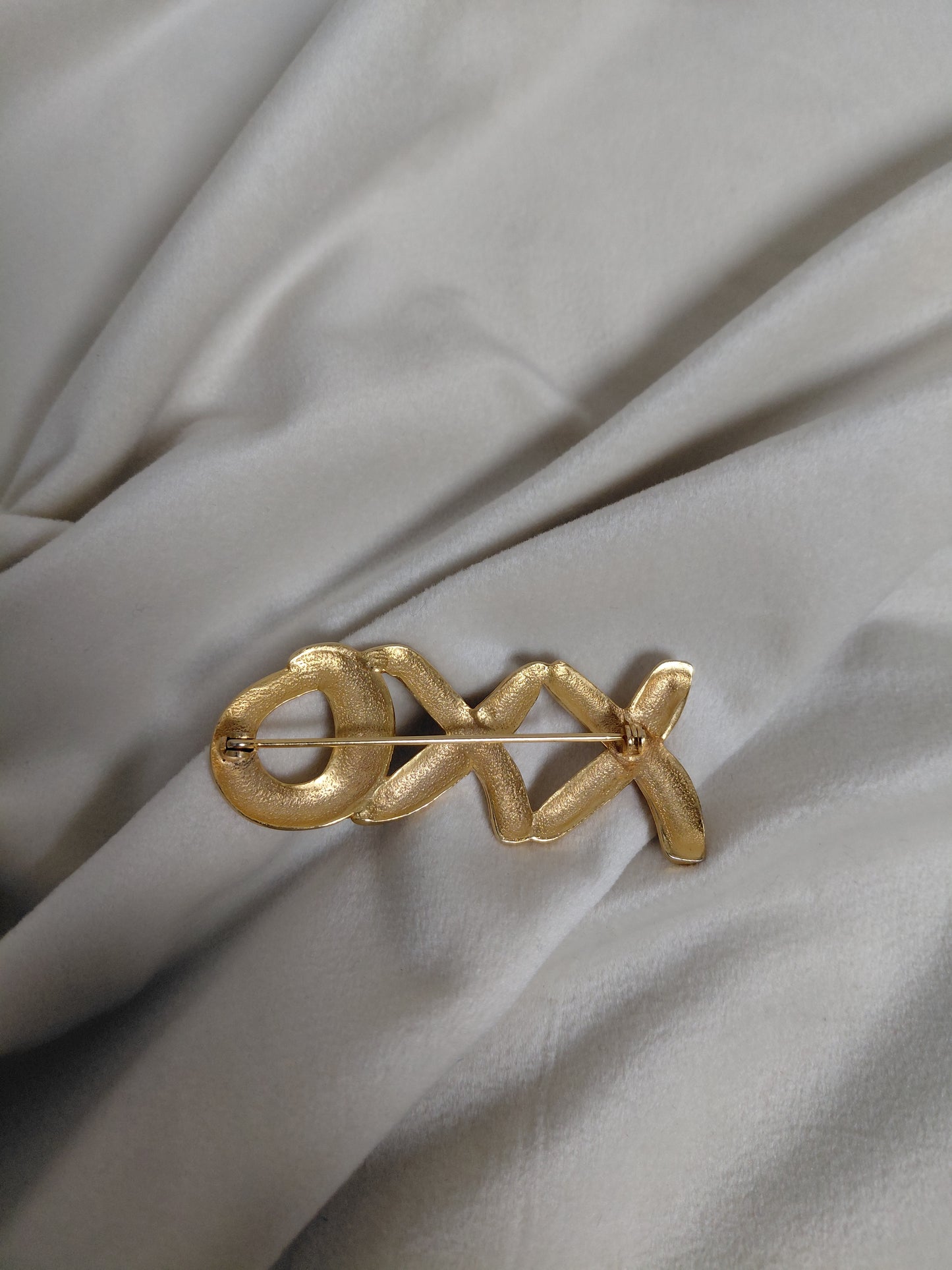 Vintage "hugs and kisses" næla (1980-1990s)