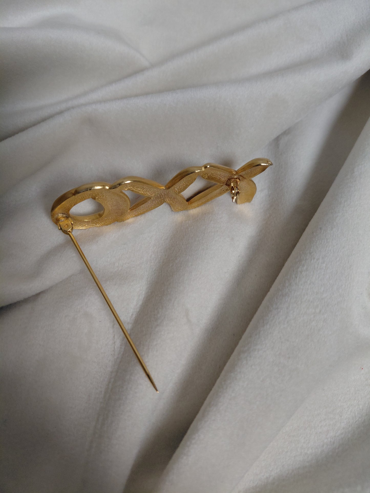 Vintage "hugs and kisses" næla (1980-1990s)