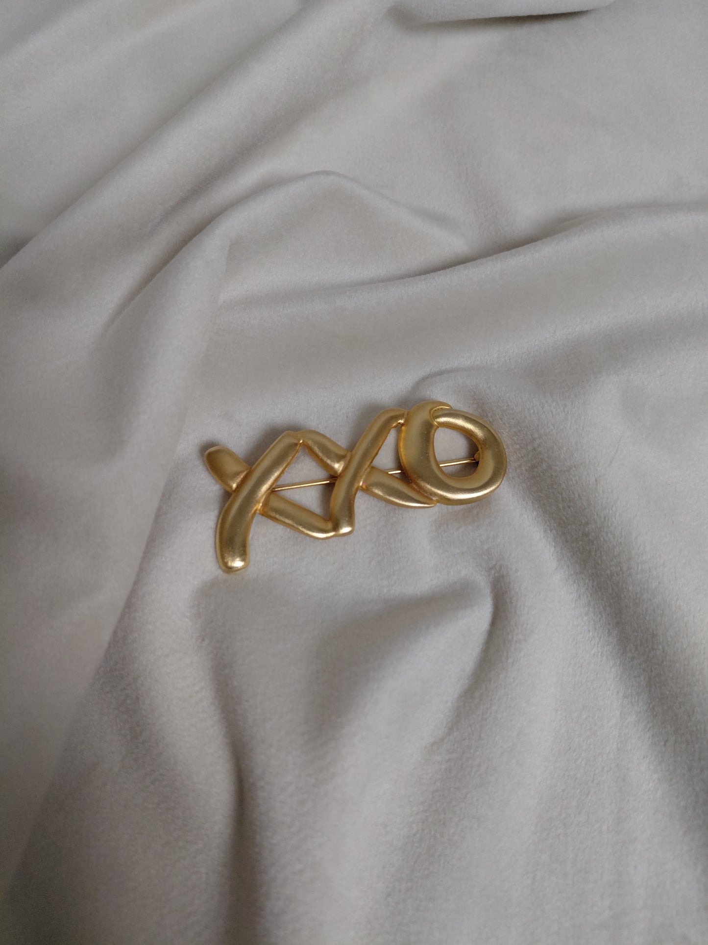 Vintage "hugs and kisses" næla (1980-1990s)