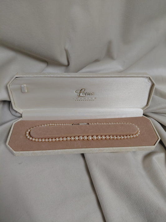 Vintage (1950-1960s) Perlu hálsfesti, Lotus