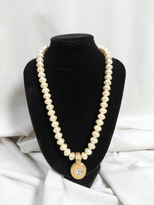 Vintage (1990s) Faux perlu hálsfesti með Swarovski kristal DK9000, Dyrberg Kern