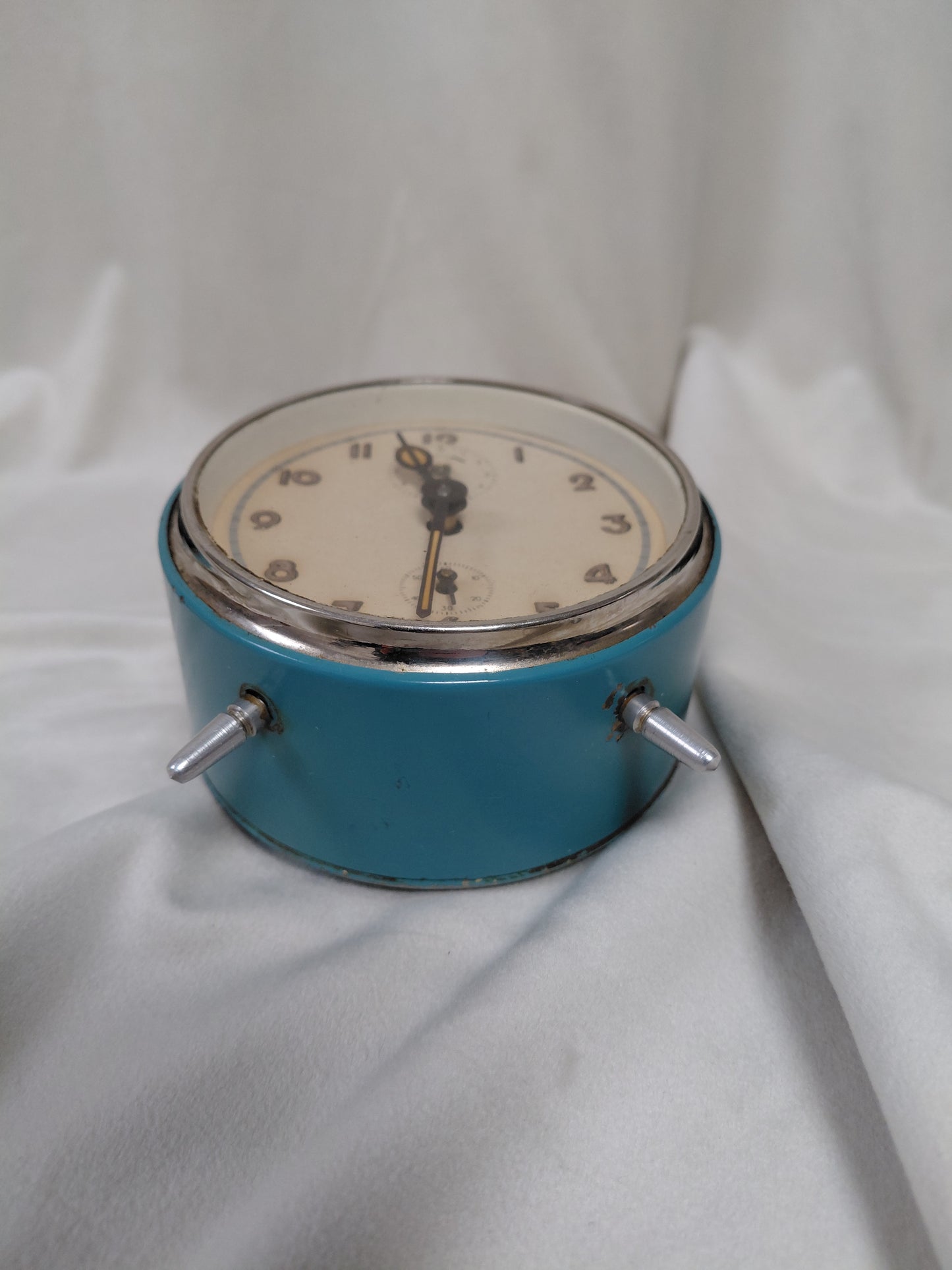 Antík vekjaraklukka (1920-1930s), Made in Czechoslovakia