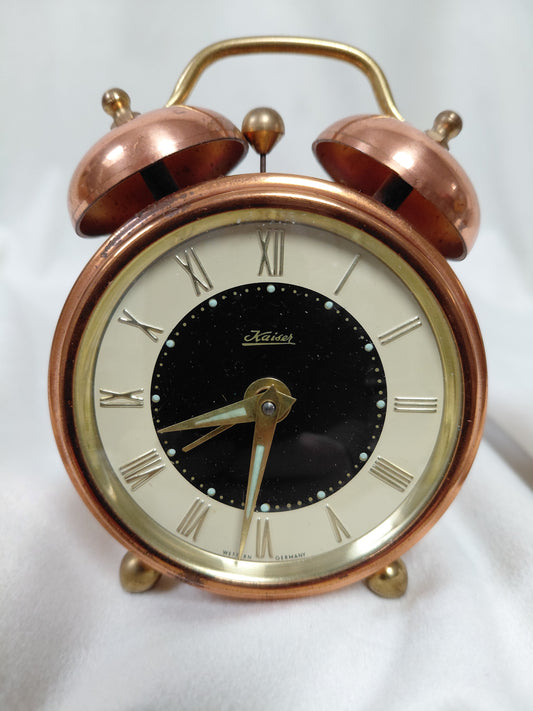 Vintage vekjaraklukka (1950s), Kaiser