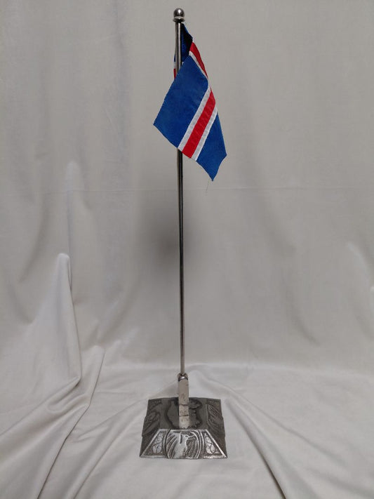 Íslensk fánastöng á borð "Lýðveldistakan 1944"